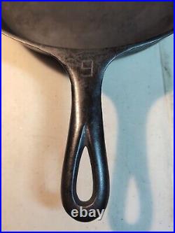 11 NO #9 SKILLET CAST IRON FRY PAN VINTAGE / ANTIQUE T. EATON CO. Limited