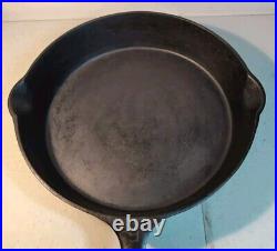 11 NO #9 SKILLET CAST IRON FRY PAN VINTAGE / ANTIQUE T. EATON CO. Limited