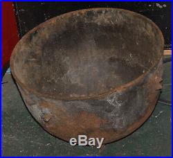 1700's Large Vintage Cast Iron 3 Footed 20 Cowboy Cauldron Cooking Pot Kettle