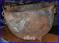 1700's Large Vintage Cast Iron 3 Footed 20 Cowboy Cauldron Cooking Pot Kettle