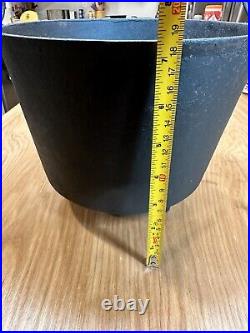 1800's Gate Mark #7 Cast Iron 3 Leg Kettle Bean Pot 9 3/16 9 1/4 Diameter