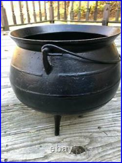 1800's Lg. Gate Mark Cast Iron Witches Halloween Cauldron Gypsy Kettle Pot 3 Leg