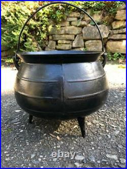 1800's Lg. Gate Mark Cast Iron Witches Halloween Cauldron Gypsy Kettle Pot 3 Leg