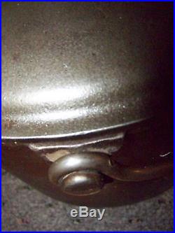 2 Matching Big Cast Iron Oval Pots, Kettles, 1301 LID 1300 A&b Bottoms