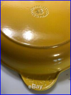 #23 Dijon Yellow LE CREUSET 9.5 Skillet Double Spout EUC Enameled Cast Iron