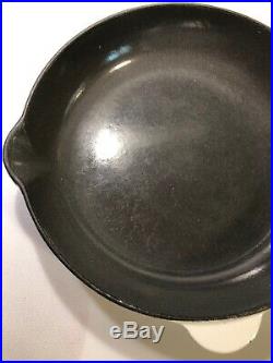 #23 White with Gray Glissemail LE CREUSET Vintage 9 Skillet Double Spout EUC