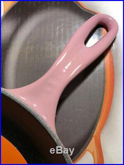 #26 Berry LE CREUSET 10.25 Cast Iron Signature Handle Skillet Ombre Pink NWT