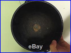 #6 Cast Iron Bean Pot Kettle Cracked Gatemarked 8 3/4 Outside Diam. 7 1/4 tall