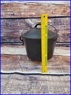 # 7 Cast Iron 3 Leg Bean Pot Cowboy Kettle With Gate Mark With Lid