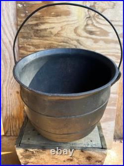 #9 1800s Cast Iron Bean Pot Gypsy Kettle 3 Leg Cowboy Cauldron Gate Mark Ring