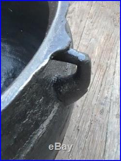 https://cast-iron-cookware.net/image/ANTIQUE-RARE-Signed-BALTIMORE-LARGE-CAST-IRON-15-GALLON-GYPSY-KETTLE-CAULDRON-07-oke.jpg