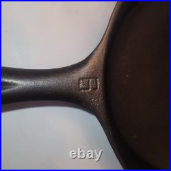 Ant. Griswold Skillet #6 Slant Logo Cast Iron Skillet 699 B With Heat Ring