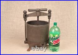 Antique 10-Quart Cast Iron Fruit / Lard Press No. 3 Griswold-Type Very Nice Cond