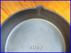 Antique 1800's #7 Cast Iron Skillet Semi Fancy Handle Gate Marked / Initials