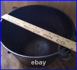 Antique 1891 Griswold ERIE No. 8 Cast Iron Round Bottom 3-Legged Kettle