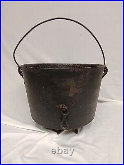 Antique Cast Iron Bean Pot 3 Legged Kettle Cauldron Cowboy Cookware