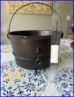 Antique Cast Iron Cauldron, 3-footed bean pot kettle cauldron