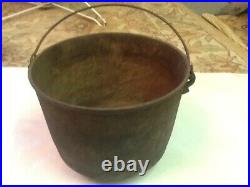 Antique Cast Iron No. 7 Bean Pot Cowboy Kettle 3 Legs With Gatemark