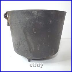Antique Cast Iron No. 8 T Pot Cowboy Kettle 3 Leg Footed 10 Wide 8 Vintage