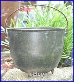 Antique Cast Iron Pot Cauldron Stamped LA 7 with Gate Mark 3 legs Very Old