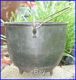 Antique Cast Iron Pot Cauldron Stamped LA 7 with Gate Mark 3 legs Very Old