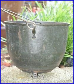 Antique Cast Iron Pot Cauldron Stamped LA 7 with Gate Mark 3 legs Very Old