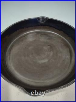 Antique Cast Iron Skillet Outer Fire Ring 10.5D #8 Handle Marked BR on Bottom