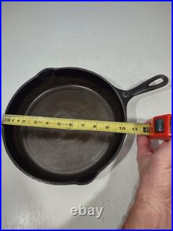 Antique Cast Iron Skillet Outer Fire Ring 10.5D #8 Handle Marked BR on Bottom