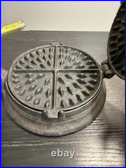 Antique Cast Iron Waffle Iron Size 8, Early 1900s