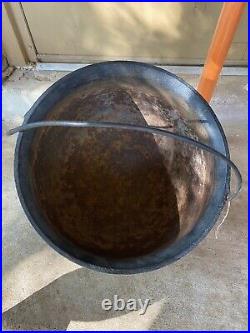 Antique Cast iron cauldron bean pot with handle 8M vintage primitive 3 Leg