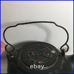 Antique Chattanooga Star #8 Footed Cast Iron Bird Spout Kettle