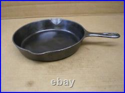 Antique Griswold 10-1/2 Cast Iron Skillet Frying Pan 704-g Small Block Logo #8