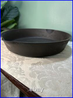 Antique Griswold Cast Iron #9 Large Logo Skillet w Heat Smoke Ring 710 H