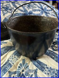 Antique Griswold Cast Iron Pot Cauldron 3 Legged Pot & LID #8 (1920)