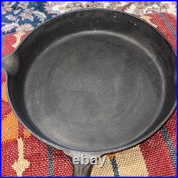 Antique Highland Foundry Co. HF Co. 8 & 9 Fancy Handle Cast Iron Skillet 11