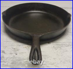 Antique Large Well Seasoned #10 Cast Iron Skillet Fry Pan No Notch Heat Ring