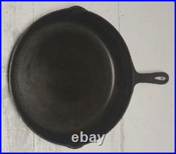 Antique Large Well Seasoned #10 Cast Iron Skillet Fry Pan No Notch Heat Ring