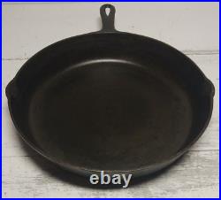 Antique Large Well Seasoned #10 Cast Iron Skillet Fry Pan No Notch Heat Ring