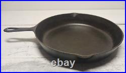 Antique Large Well Seasoned #10 Cast Iron Skillet Fry Pan No Notch Heat Ring