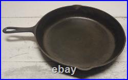 Antique Large Well Seasoned #10 Cast Iron Skillet Fry Pan No Notch Heat Ring