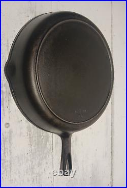 Antique Large Well Seasoned #10 Cast Iron Skillet Fry Pan No Notch Heat Ring