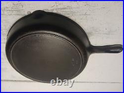 Antique Large Well Seasoned #10 Cast Iron Skillet Fry Pan No Notch Heat Ring