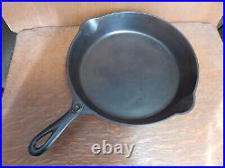 Antique Lodge Cast Iron Skillet No 9 Arc Logo Molder Mark C Single Notch CLEAN