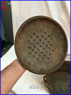 Antique No 8 Cast Iron Luxor Top Dutch Oven with Lid Gate Mark On Bottom