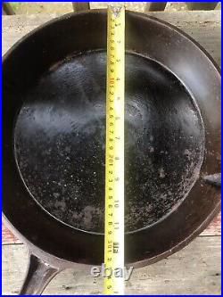 Antique Rare Pre 1800's No. 12 Cast Iron Skillet withGatemark Heat Ring Sits Flat