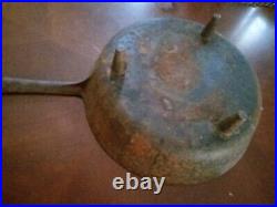 Antique Vintage Cast Iron Skillet Outdoor Fire Frying Pan Spider Legged 12 x 3