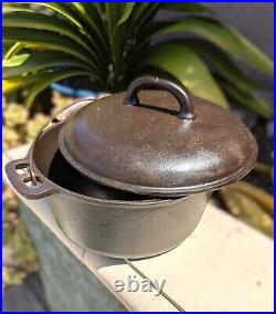 Antique WAPAK Cast Iron Dutch Oven Block Logo #7 with Lid 9 Diam withBail 1903-10