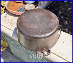 Antique WAPAK Cast Iron Dutch Oven Block Logo #7 with Lid 9 Diam withBail 1903-10