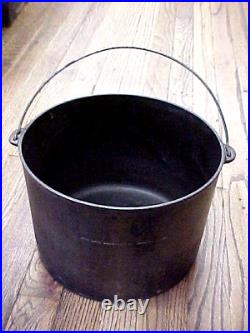 Antique Wagner Large Cast Iron Flat Bottom Soup Pot, Heat & Pouring Ring
