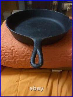 Antique early Old American # 12 single 9 1/2 heat ring cast-iron skillet